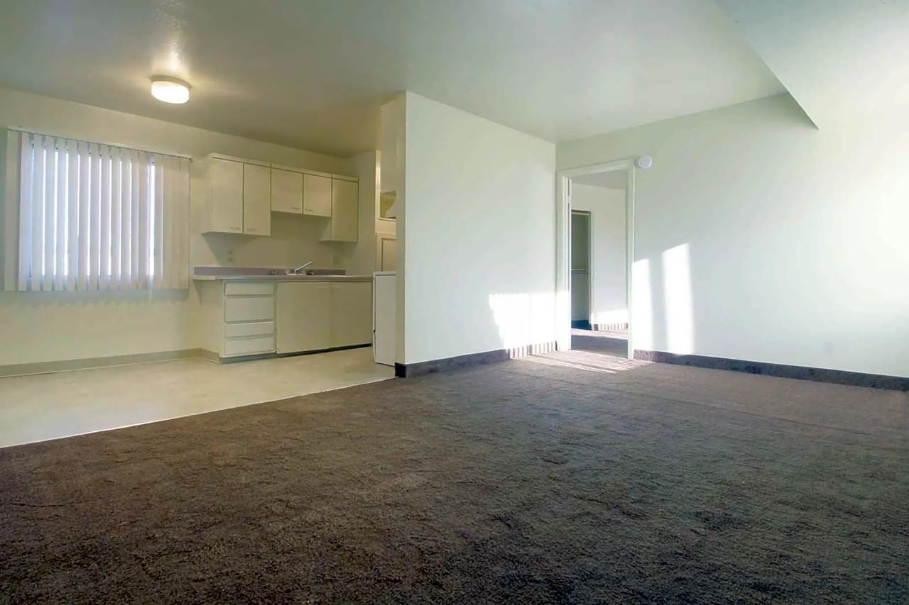 Baltimore and Cleveland Gardens - Photo 3 of 36