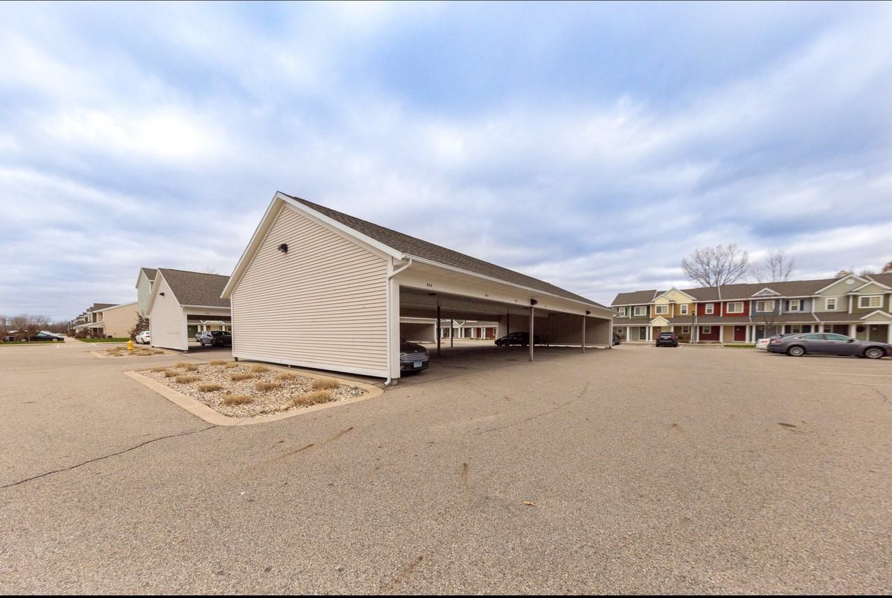 48 West Apartments - Photo 7 of 50