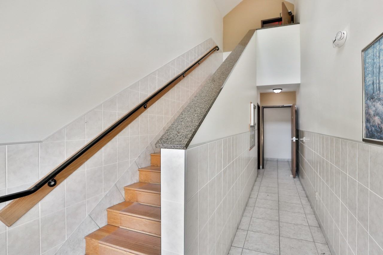 1410 Rollins Ave Se - Photo 6 of 11