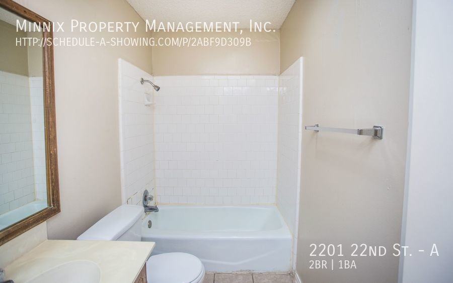 2201 22Nd St - Photo 2 of 24