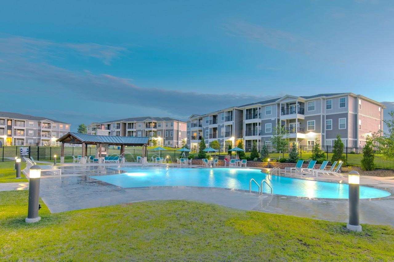 Vantage at Stone Creek - Photo 2 of 17