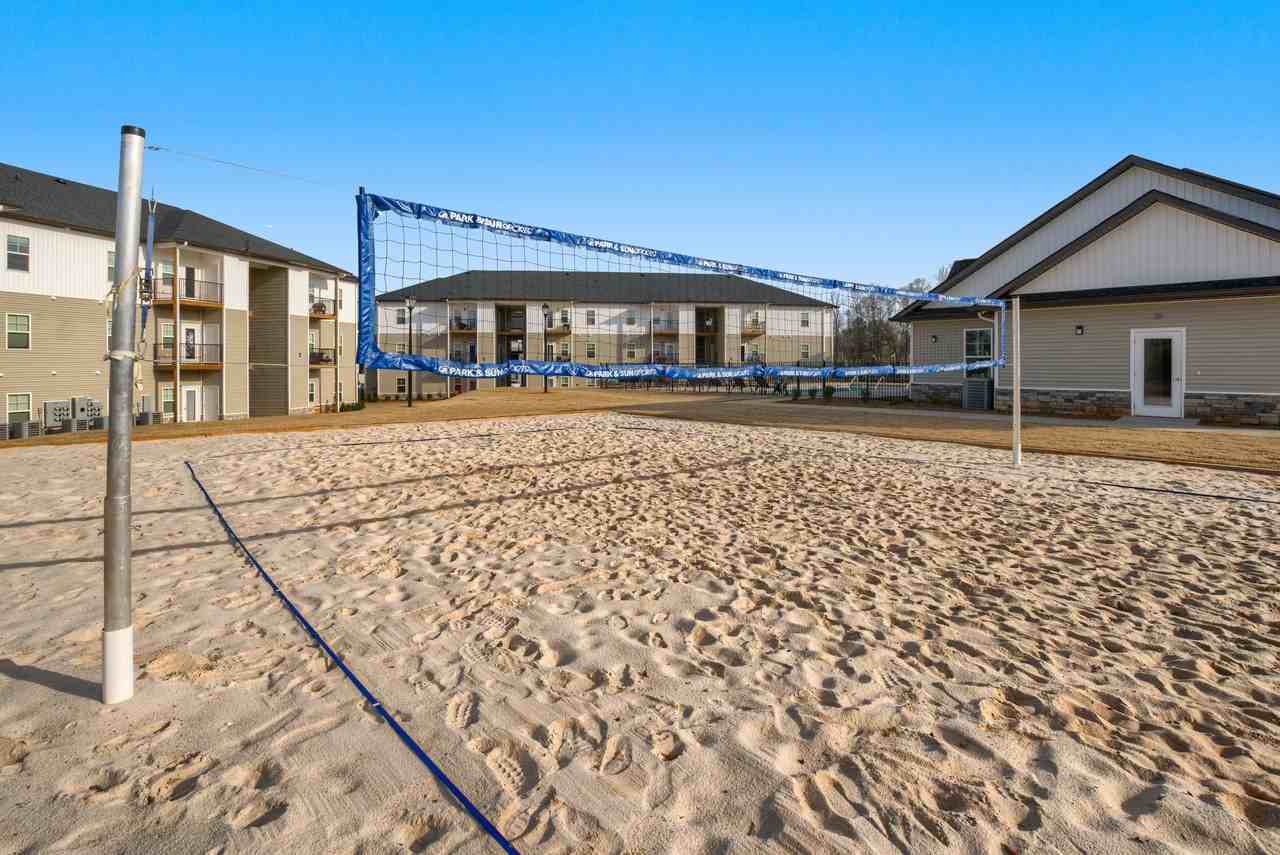 Waters Edge - Photo 7 of 18