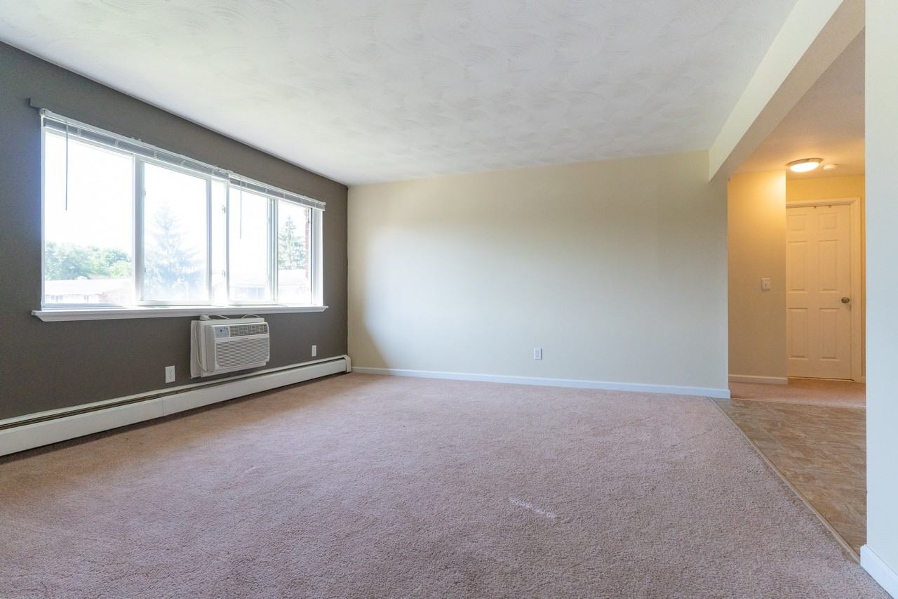 Farmington Court Apartments - Photo 3 of 13