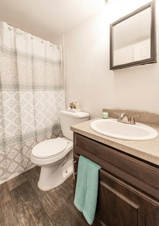 Oasis Club - Photo 2 of 25