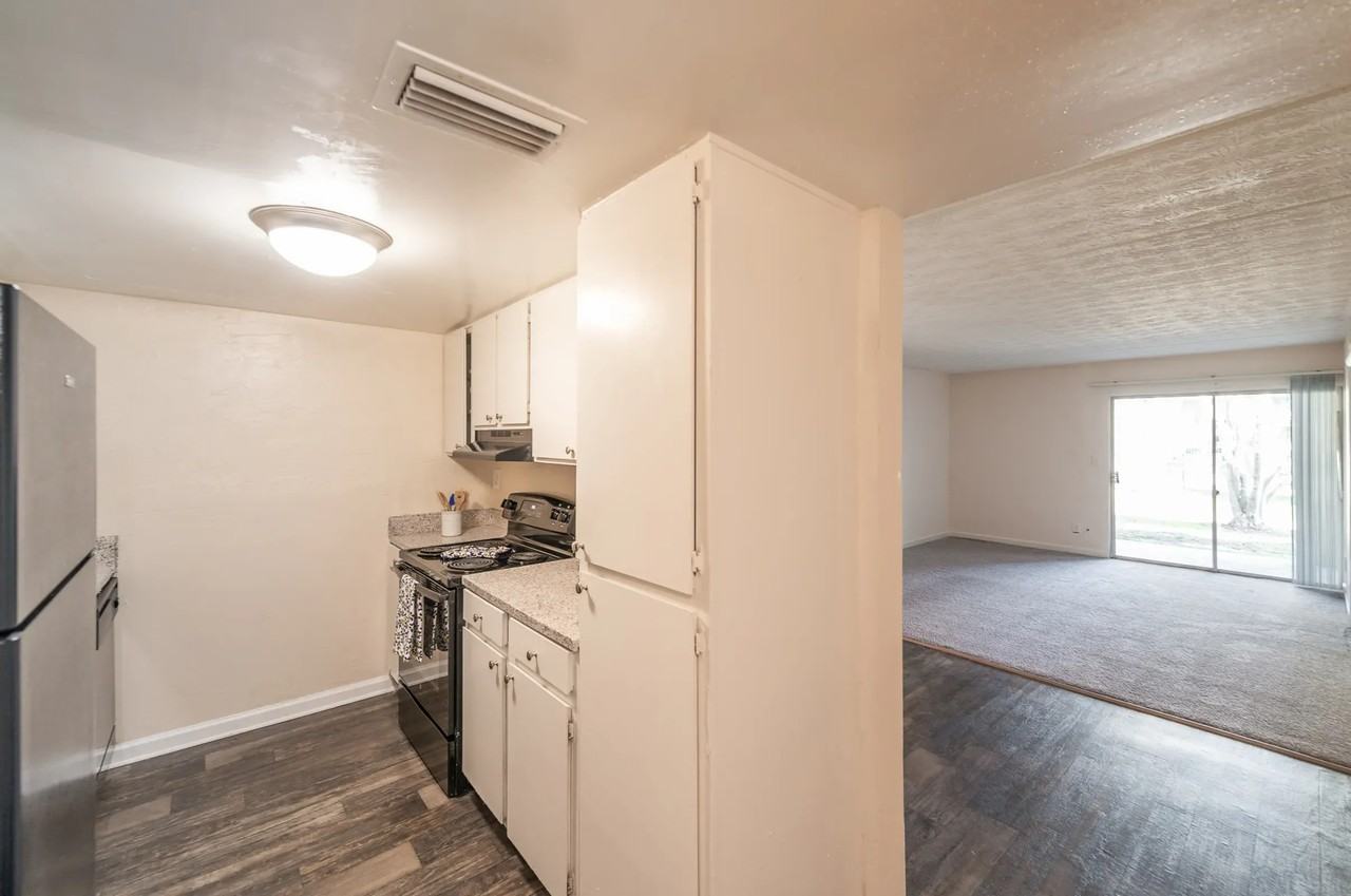 Oasis Club - Photo 3 of 25