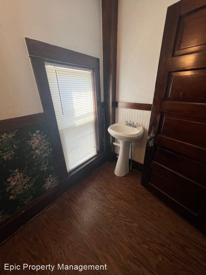 1111 SW 10Th Ave - Photo 3 of 17