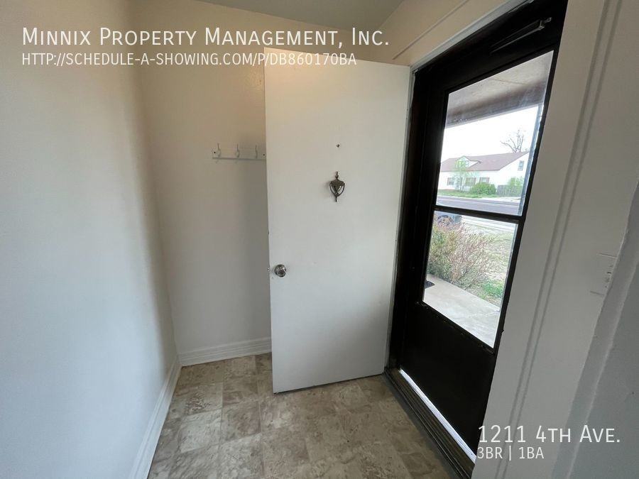 1211 4Th Ave - Photo 3 of 9