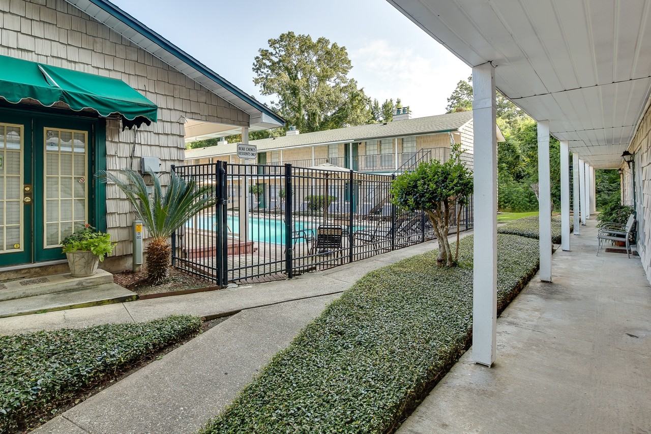 River Oaks Apartments - Photo 6 of 9