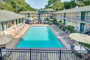 featured image of 2509 Johnston St