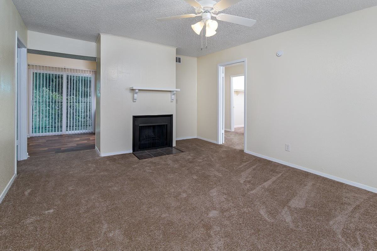 River Oaks Apartments - Photo 4 of 9