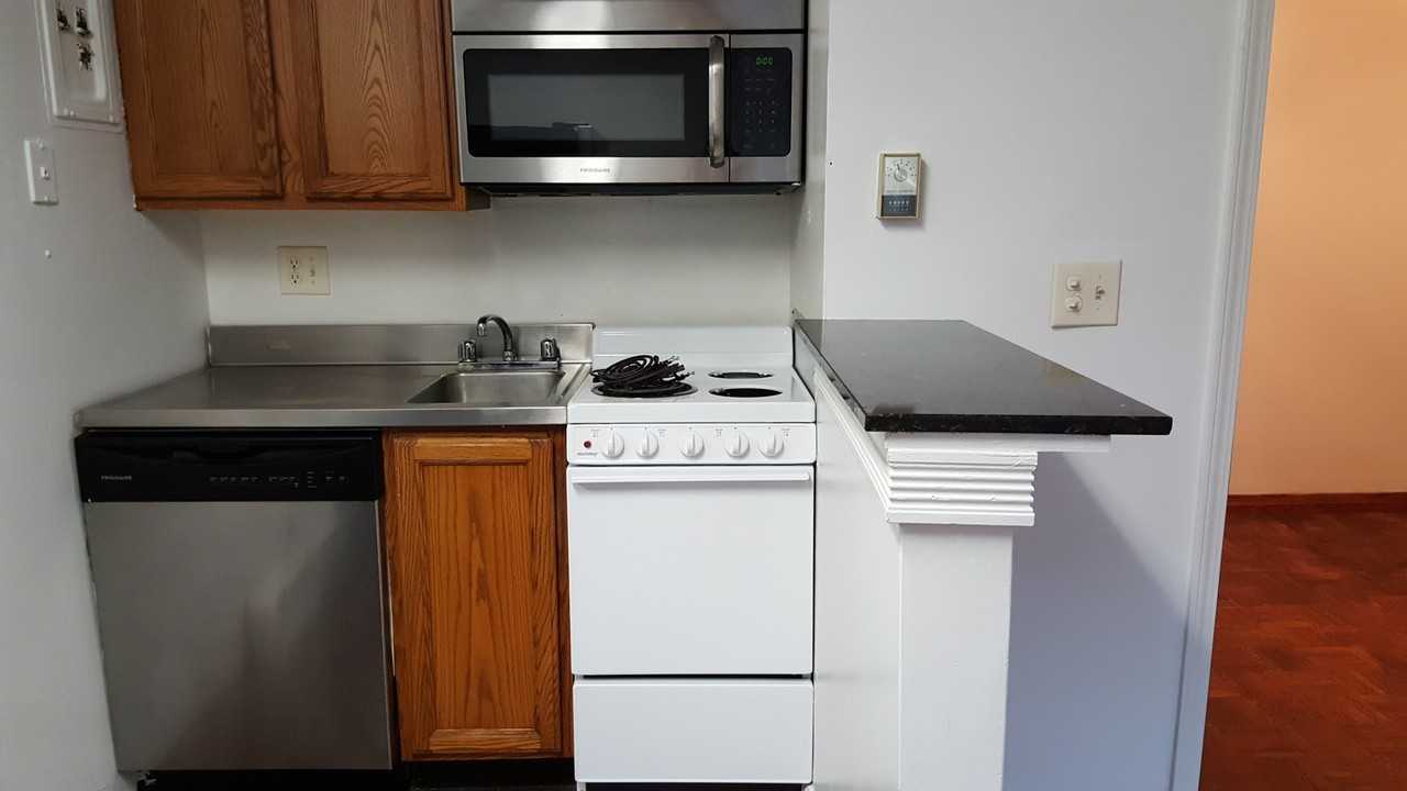 1433-1437 Highland St - Photo 5 of 50