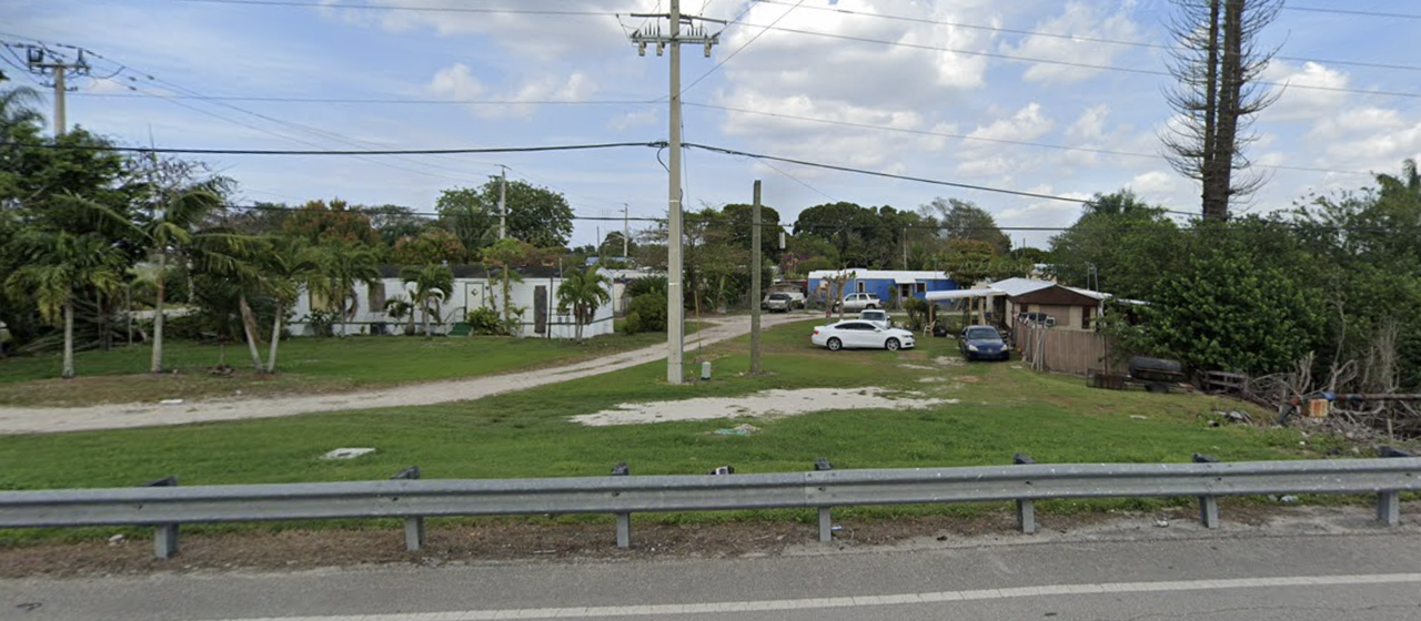 585 E 7th St #585 - Photo 3 of 3