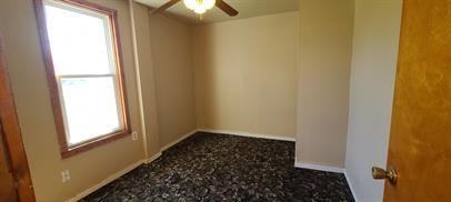 305 West Kell Street - Photo 3 of 10