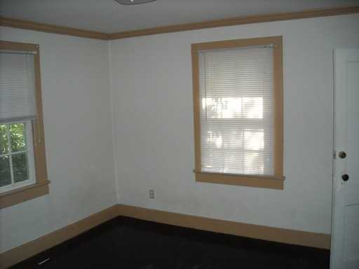 3827 N 11th Ave - Photo 3 of 6