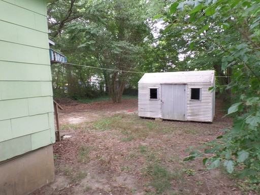 1825 Center St - Photo 3 of 9