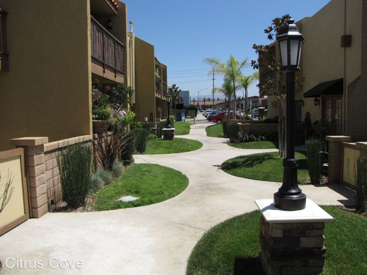 1538-1549 E. Quincy Ave. - Photo 3 of 8