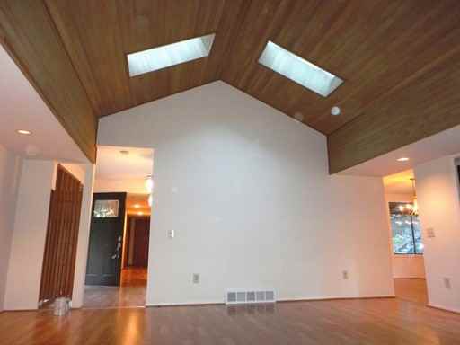 4725 Highland Dr - Photo 2 of 8
