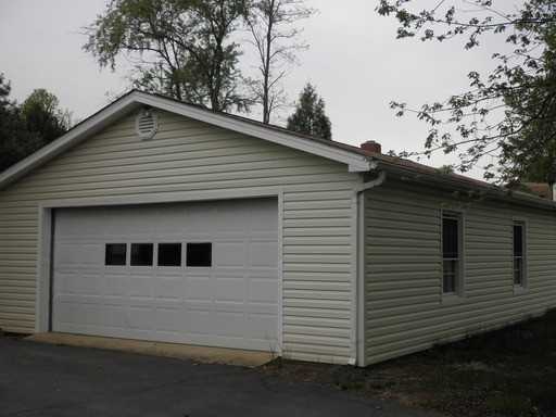 15205 Spotswood Trail - Photo 2 of 4