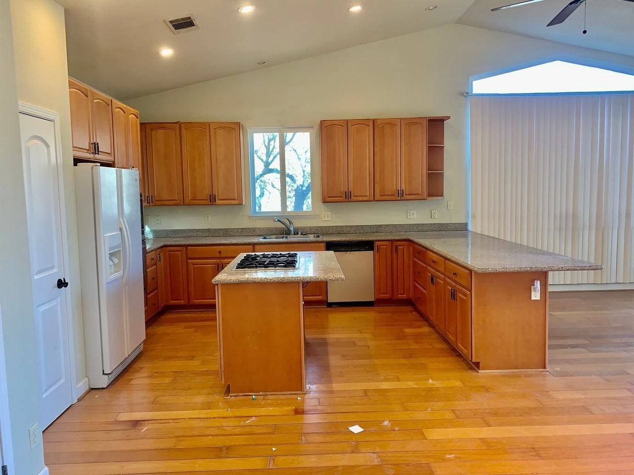 28627 Sky Harbour Rd - Photo 3 of 22