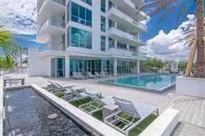 3489 Bayshore Blvd - Photo 2 of 8