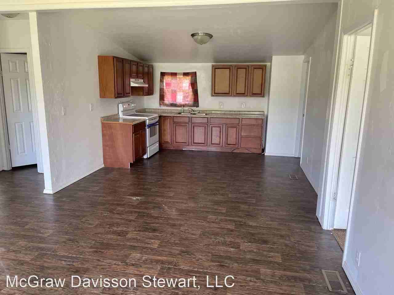 17652 County Road 3645 - Photo 2 of 11