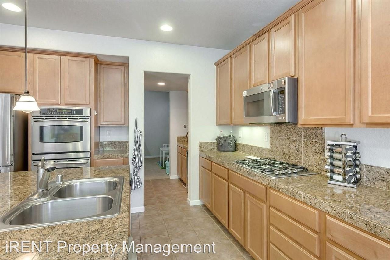 940 Campfire Cir - Photo 3 of 11