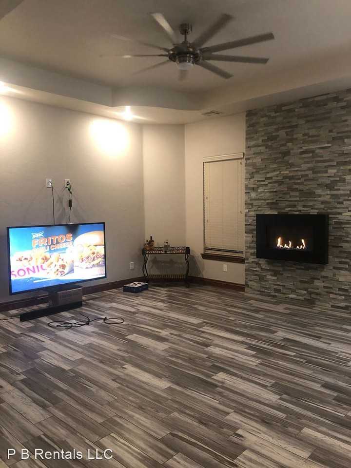 1110 Waverly Way - Photo 2 of 7