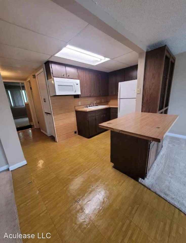 110/112 Cherry Hills - Photo 3 of 9