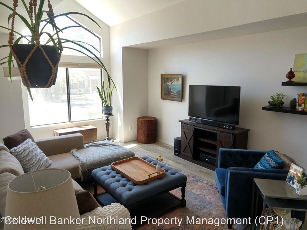 2640 E Hemberg Dr - Photo 3 of 36