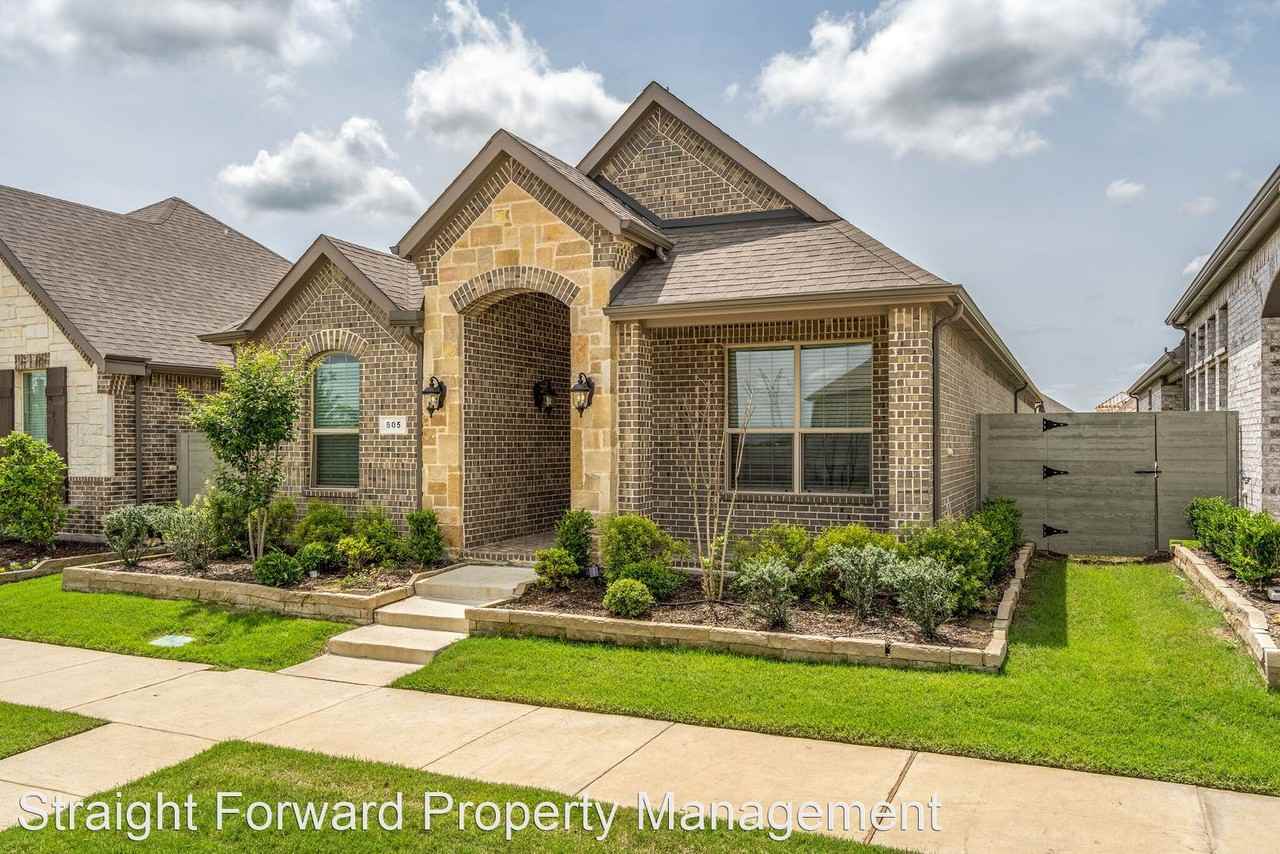 605 Boardwalk Way - Photo 3 of 36