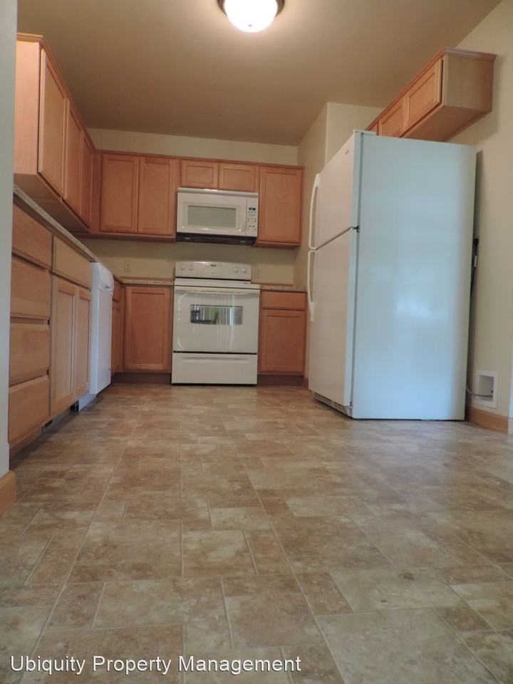 814 Nighthawk Dr - Photo 3 of 8