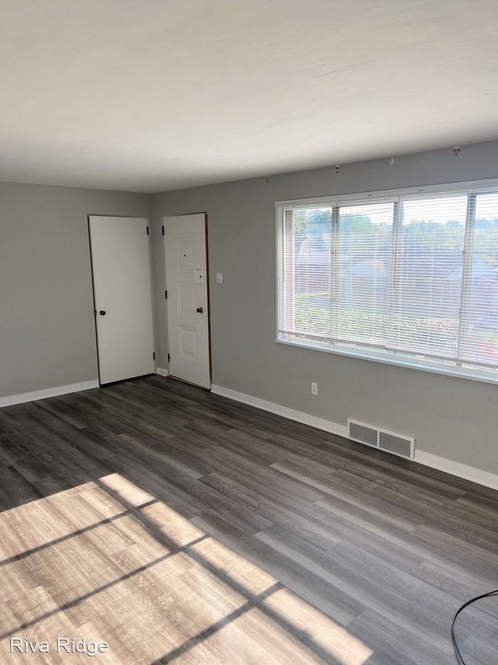 4806 Poplar St - Photo 3 of 13