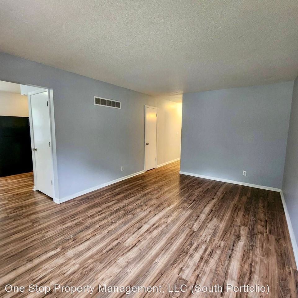 1023 Sw Kingscross Rd - Photo 3 of 17