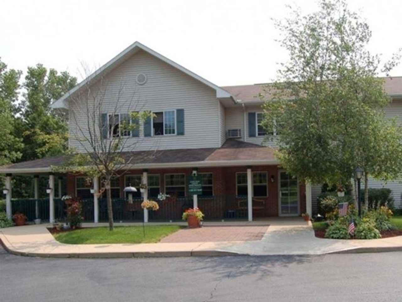 Lincoln Crest Senior Apartment Homes - Photo 3 of 23