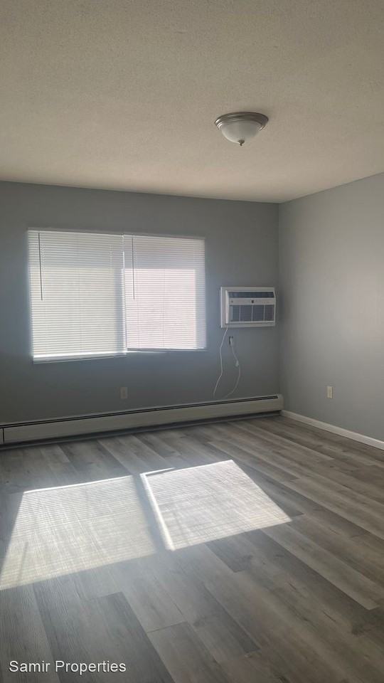 395 Luella Street N - Photo 2 of 6