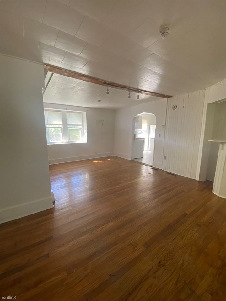 27 Hawthorne Ave - Photo 2 of 10