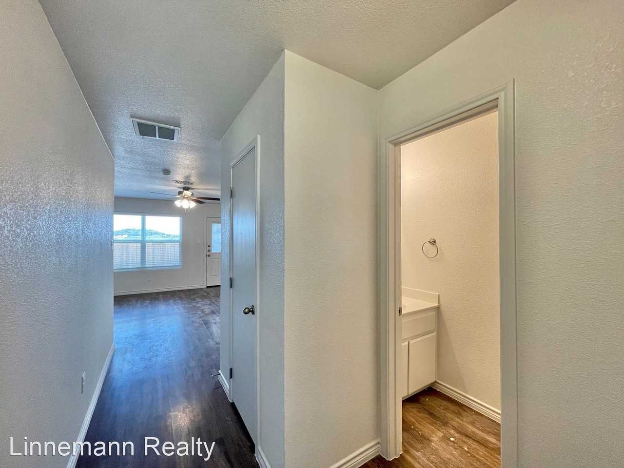 1708  Castroville Trail - Photo 3 of 26