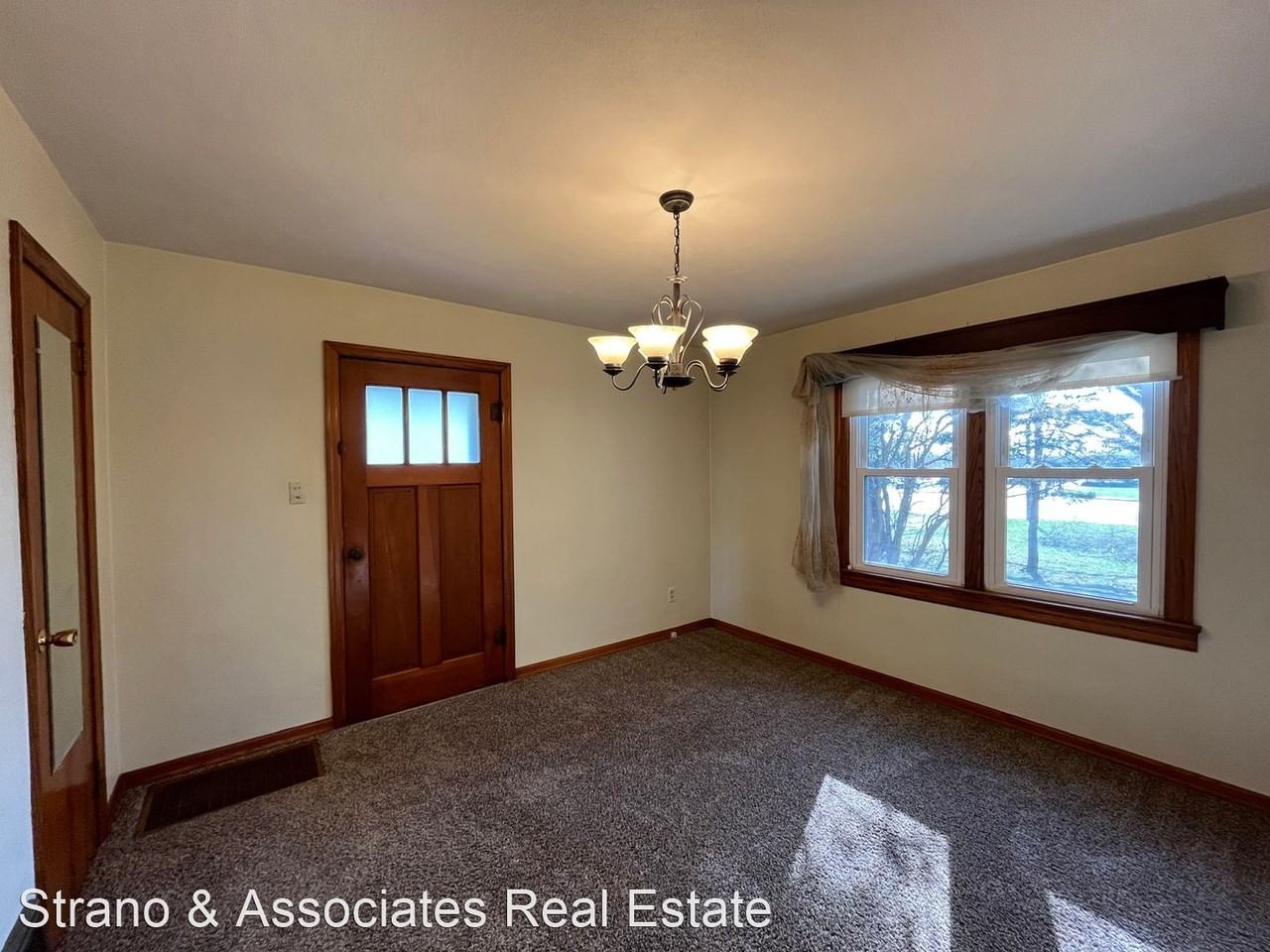 4820 N Illinois St - Photo 2 of 13