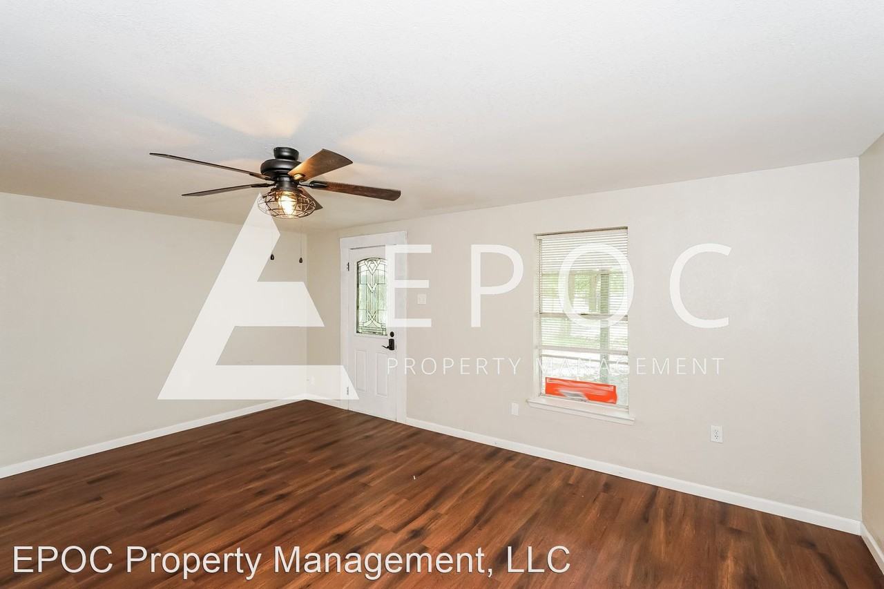 1613 Cloverleaf Rd - Photo 3 of 15