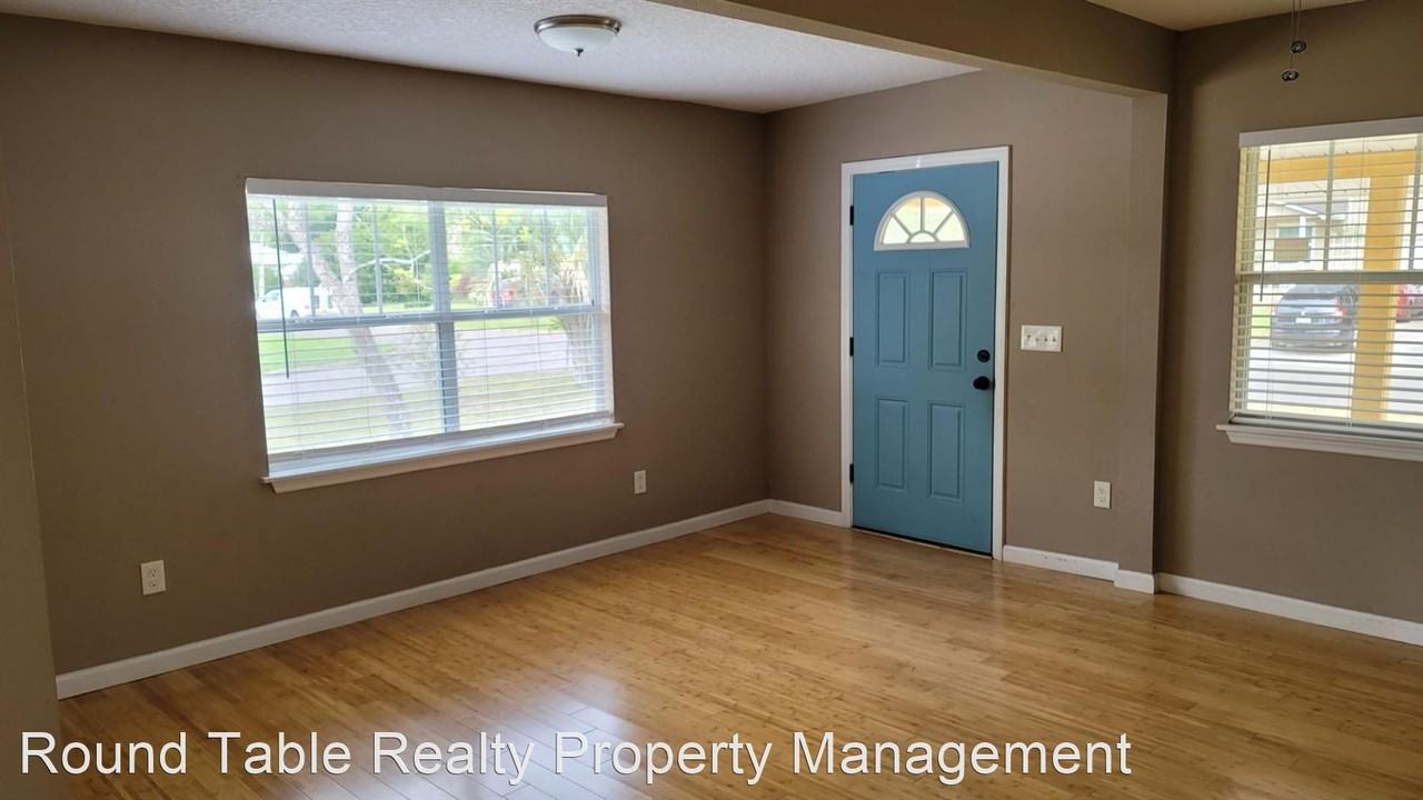 1134 Scotten Rd - Photo 3 of 11