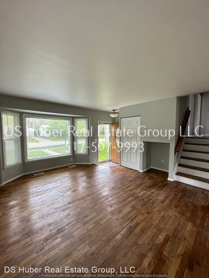 4200 Brighton Dr - Photo 3 of 14