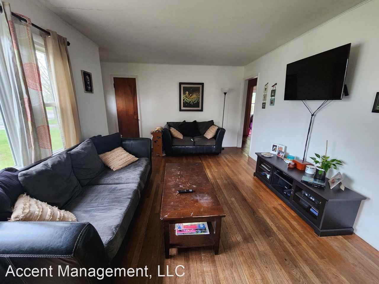 5208 Shore Acres Rd - Photo 2 of 13