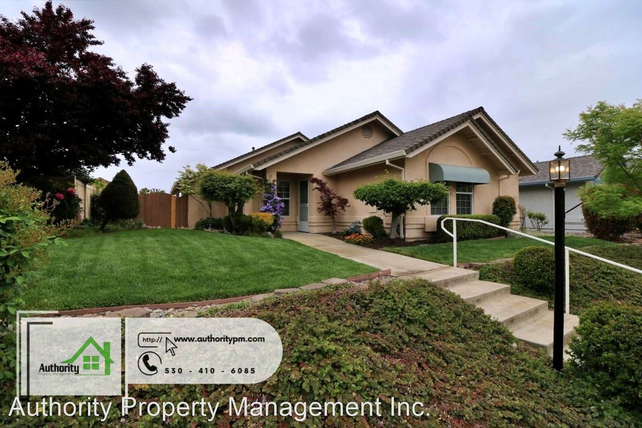 1736 Vineyard Trl - Photo 3 of 24