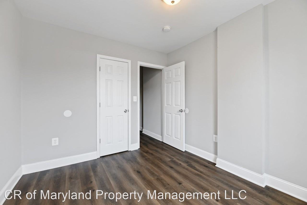 243 N Monastery Ave - Photo 2 of 26