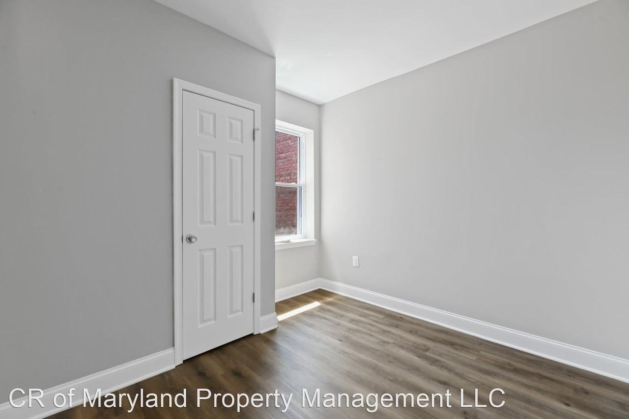 243 N Monastery Ave - Photo 3 of 26