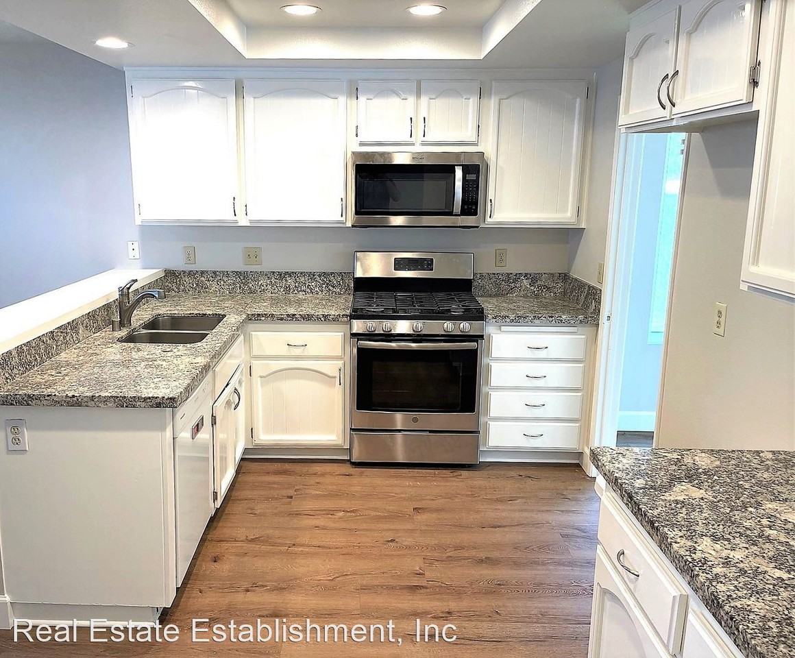 1243 Cabrillo Park Dr - Photo 3 of 13