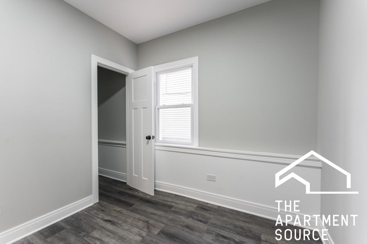 1923 N Pulaski Rd #G - Photo 5 of 11