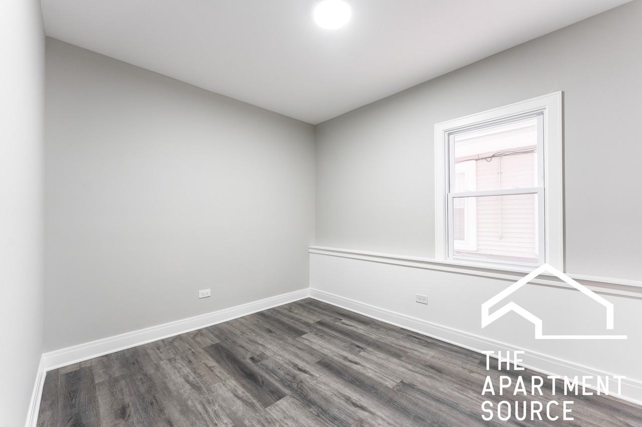 1923 N Pulaski Rd #G - Photo 7 of 11