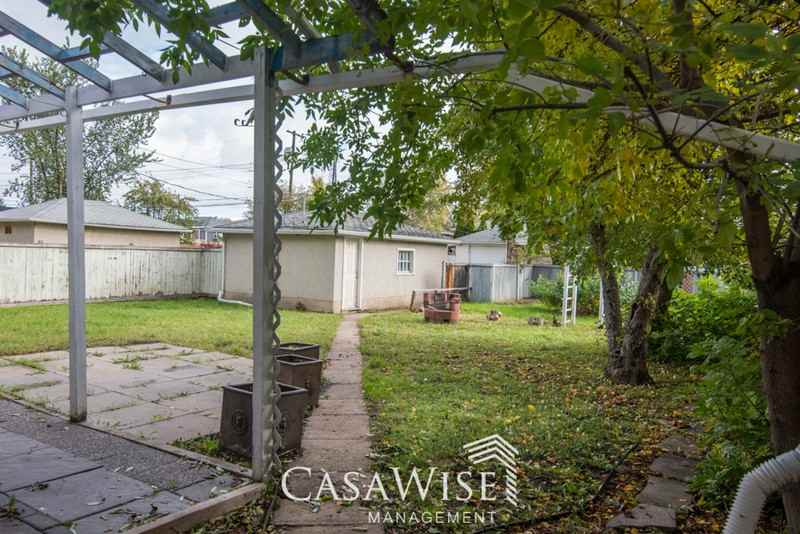 11311 51 St Nw - Photo 3 of 15