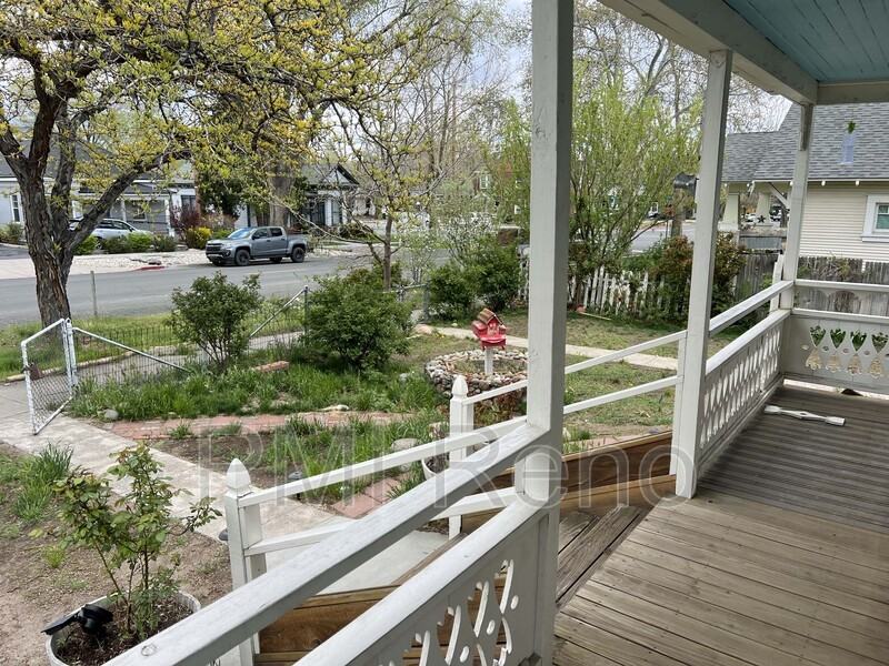 121 Vine St - Photo 2 of 12